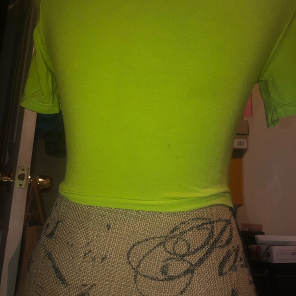 Split lime green crop top💕 - Picture 7 of 7